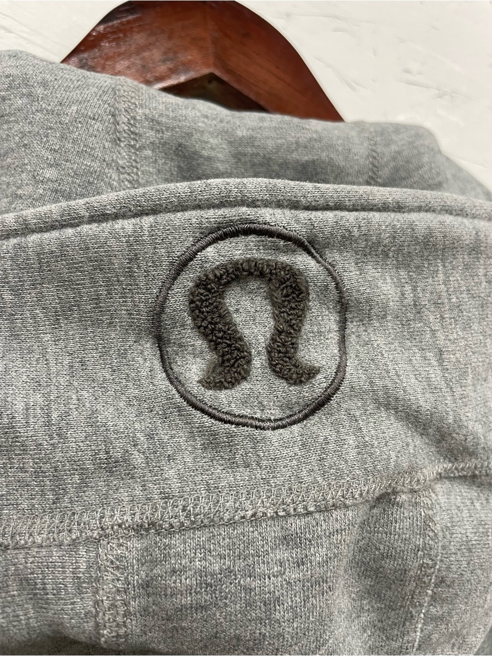 Lululemon Y2K/Retro Era Classic Fitted Scuba Hoodie, Size 6 - Picture 4 of 8